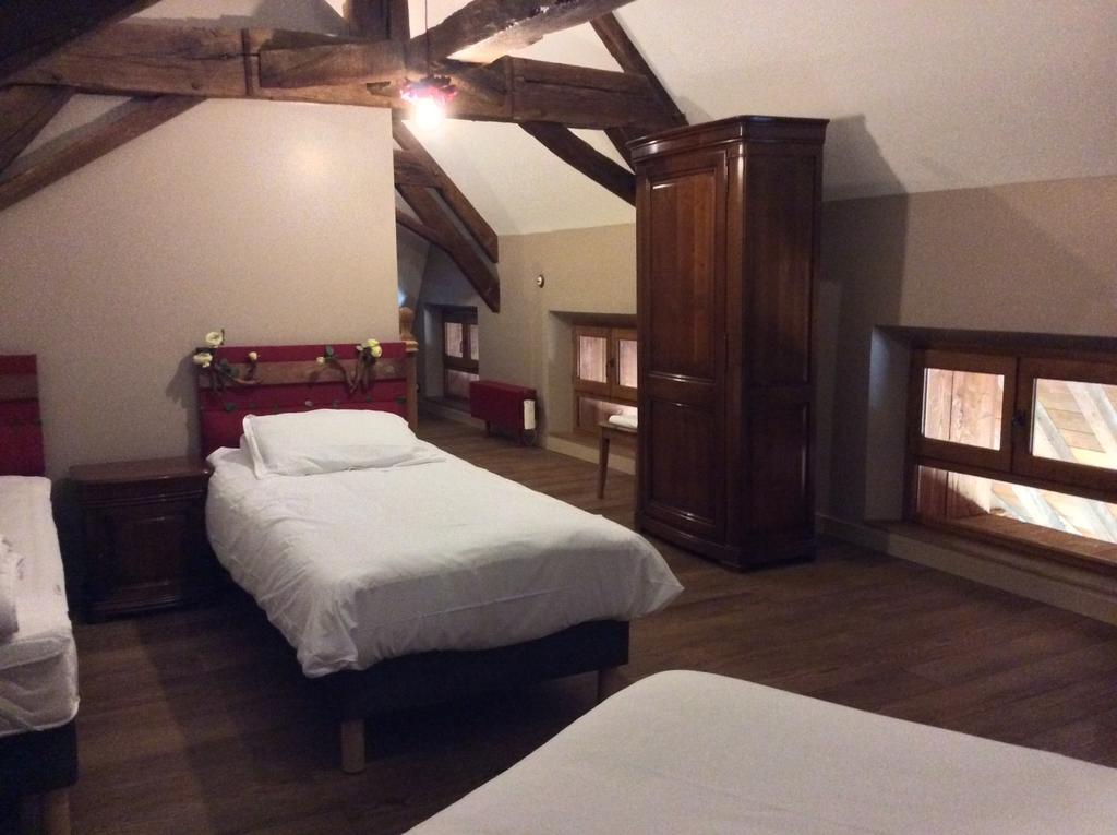 Domaine De Noyer Bed & Breakfast Saint-Christophe-en-Brionnais Ruang foto